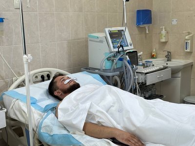 Рятував поранених, а потім сам потрапив під обстріл. Лікарі Дніпропетровщини стабілізували стан парамедика з Покровська Рятував поранених, а потім сам потрапив під обстріл. Лікарі Дніпропетровщини стабілізували стан парамедика з Покровська