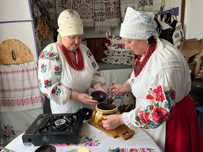 У громаді на Черкащині з ягід бузини готують десерт зі 120-річною історією У громаді на Черкащині з ягід бузини готують десерт зі 120-річною історією