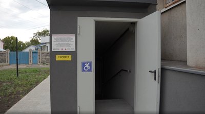 Бомбосховище з ліфтом: як у Сумах облаштували укриття для маломобільних людей Бомбосховище з ліфтом: як у Сумах облаштували укриття для маломобільних людей