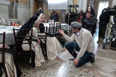 Монашки як найбільше зло: усе про фільм "Проклята діва" та nunsplotation films Монашки як найбільше зло: усе про фільм "Проклята діва" та nunsplotation films