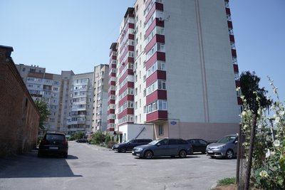 "Ця вигрібна яма нічийна": Хто має відповідати за витік стоків у приватному секторі на вул. Чорновола у Сумах