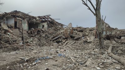 "Діти приходили – плакали": війська РФ КАБами зруйнували ліцей прифронтової громади Дніпропетровщини
