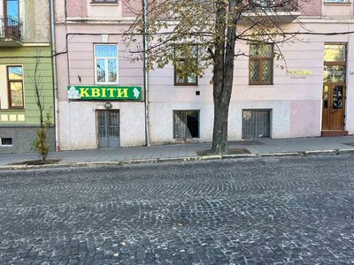 Приміщення, яке здається в оренду через аукціон на вулиці Кафедральній у Чернівцях Приміщення, яке здається в оренду через аукціон на вулиці Кафедральній у Чернівцях