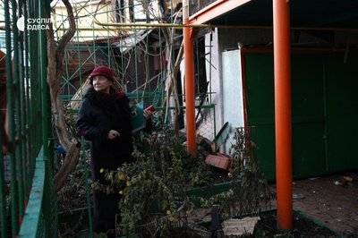 Переживає другу війну: історія 86-річної одеситки, чий будинок зруйнували російські дрони Переживає другу війну: історія 86-річної одеситки, чий будинок зруйнували російські дрони