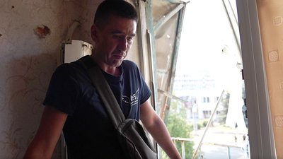 "Тварини цілі, квартири нема". У Слов’янську ранковий удар бомб пережили евакуаційники "Тварини цілі, квартири нема". У Слов’янську ранковий удар бомб пережили евакуаційники