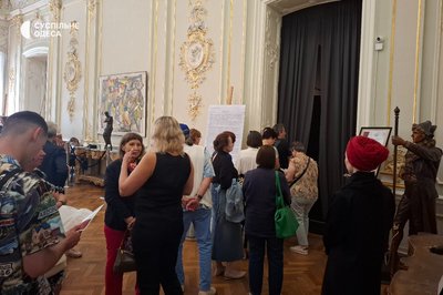 "Це не живопис, це щирий біль": в Одесі відкрили інсталяцію про втрати на війні "Це не живопис, це щирий біль": в Одесі відкрили інсталяцію про втрати на війні