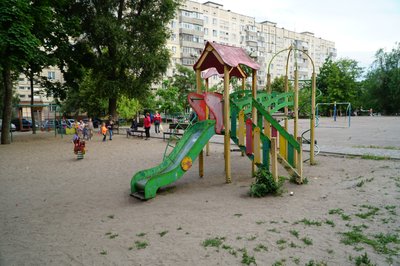 "В мене паралізувало пів обличчя": на аварійному дитмайданчику у Дніпрі травмуються діти "В мене паралізувало пів обличчя": на аварійному дитмайданчику у Дніпрі травмуються діти