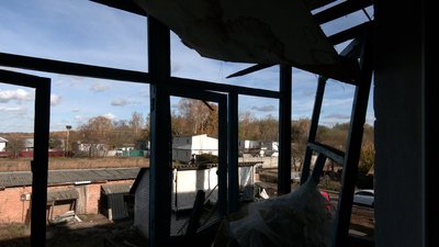 У селі Красилівка, що на Чернігівщині, уламки "Шахеда" пошкодили 12 квартир: що розповідають місцеві жителі У селі Красилівка, що на Чернігівщині, уламки "Шахеда" пошкодили 12 квартир: що розповідають місцеві жителі