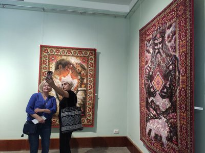Рустам Давлетов, розписані килими Рустам Давлетов, розписані килими