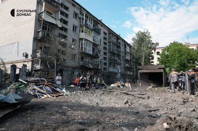 "Тварини цілі, квартири нема". У Слов’янську ранковий удар бомб пережили евакуаційники "Тварини цілі, квартири нема". У Слов’янську ранковий удар бомб пережили евакуаційники