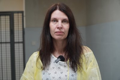 Ніж в оці та колоті рани тулуба. У Дніпрі на ринку знайшли двох поранених собак Ніж в оці та колоті рани тулуба. У Дніпрі на ринку знайшли двох поранених собак
