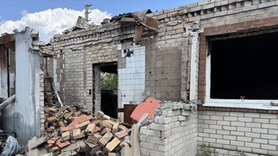 Зруйнований будинок Олександрівка Лиманська громада Донецька область 20 червня 2025 рік Зруйнований будинок Олександрівка Лиманська громада Донецька область 20 червня 2025 рік