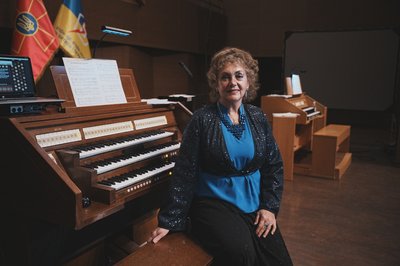 Народна артистка України Ірина Калиновська Народна артистка України Ірина Калиновська
