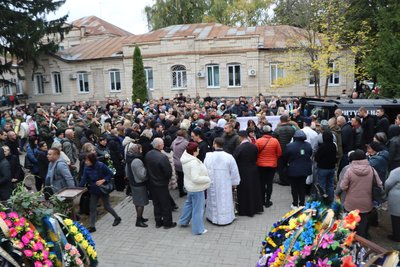 Охтирчани провели в останню путь військовослужбовця Богдана Канівця Охтирчани провели в останню путь військовослужбовця Богдана Канівця