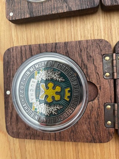 "Бучанська монета". У Бучі презентували проєкт у пам'ять про події російської окупації "Бучанська монета". У Бучі презентували проєкт у пам'ять про події російської окупації