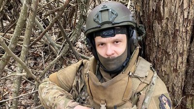 У Чернігові попрощалися із захисником Юрієм Крикуном У Чернігові попрощалися із захисником Юрієм Крикуном