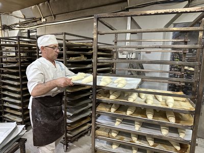 Двічі релокувались через війну. Як у Слов’янську випікають хліб для прифронтових громад