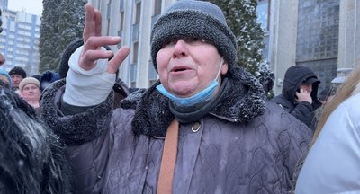 Жителька Кам'янця-Подільського Валентина зазначила, під час одного з відключень світла зламала руку Жителька Кам'янця-Подільського Валентина зазначила, під час одного з відключень світла зламала руку
