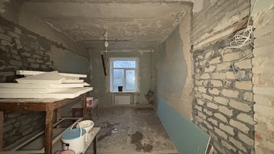 Під Харковом ремонтують гуртожиток, який став прихистком для 180 переселенців з лінії фронту