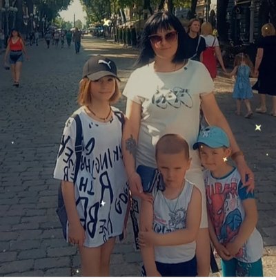 "Ніхто не знає, чи відновиться": мама хлопчика, на якого впало дерево у Полтаві, про його стан