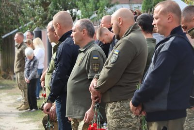 В Охтирці на Сумщині попрощалися з військовослужбовцем Русланом Тимошенком В Охтирці на Сумщині попрощалися з військовослужбовцем Русланом Тимошенком