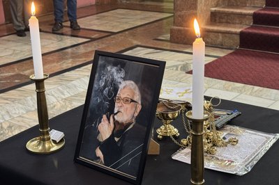 В Ужгороді попрощалися із народним художником України Володимиром Микитою В Ужгороді попрощалися із народним художником України Володимиром Микитою