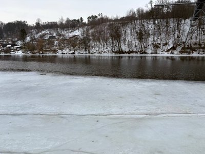 Риболовля на тонкій кризі в Житомирі: наскільки безпечний лід на Тетереві Риболовля на тонкій кризі в Житомирі: наскільки безпечний лід на Тетереві