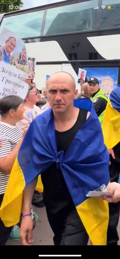 Військовослужбовець повернувся з полону Військовослужбовець повернувся з полону