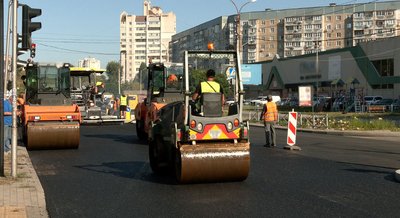 На одній із вулиць у Черкасах завершують капітальний ремонт дороги, який тривав три роки На одній із вулиць у Черкасах завершують капітальний ремонт дороги, який тривав три роки