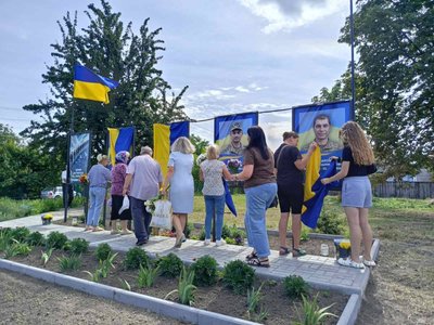 У селі на Черкащині відкрили Алею пам'яті Героїв У селі на Черкащині відкрили Алею пам'яті Героїв