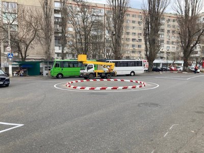 В Одесі організували круговий рух на одному з перехресть В Одесі організували круговий рух на одному з перехресть