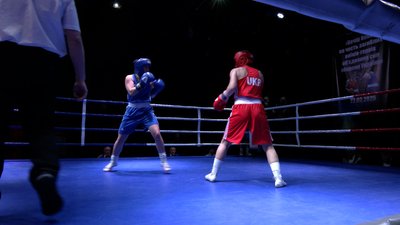 Вечір боксу на Чернігівщині: в Чернігові відбувся турнір на честь загиблих бійців Вечір боксу на Чернігівщині: в Чернігові відбувся турнір на честь загиблих бійців