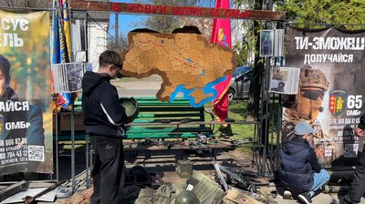 "Війна не закінчилась": музичний гурт 65 ОМБр виступив на Рівненщині "Війна не закінчилась": музичний гурт 65 ОМБр виступив на Рівненщині