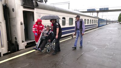 "Було страшно кудись їхати": що розповіли люди, яких евакуювали з Донеччини на Рівненщину "Було страшно кудись їхати": що розповіли люди, яких евакуювали з Донеччини на Рівненщину