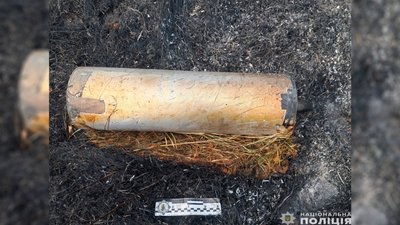 На Чернігівщині вибухотехніки поліції підірвали частину російського БпЛА, яка не здетонувала На Чернігівщині вибухотехніки поліції підірвали частину російського БпЛА, яка не здетонувала