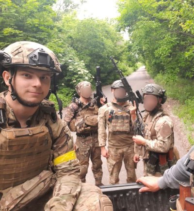 Дмитро під час служби в ССО разом з побратимами