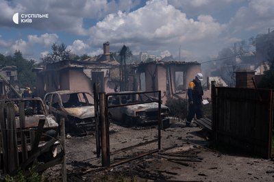 Знищені будинки, детонація та евакуація людей: що відомо про ситуацію у Вишневому
