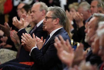 Ми ніколи не покинемо Україну — Макрон виступив у парламенті Британії