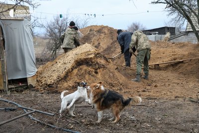 Військові будують укріплення на Курахівському напрямку Військові будують укріплення на Курахівському напрямку