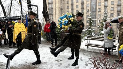 Пролунав Дзвін Гідності: у Києві молитвою вшанували борців за свободу України Пролунав Дзвін Гідності: у Києві молитвою вшанували борців за свободу України