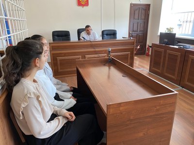 Qırımdan daa eki "mahkemeci"ge duşmannen işbirlikte şübe bildirildi