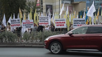 Після протесту у Рівному ОДА зібрала представників митниці та льонокомбінату для вирішення суперечки Після протесту у Рівному ОДА зібрала представників митниці та льонокомбінату для вирішення суперечки