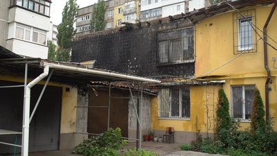 «Квартири заливає дощем»: у Кропивницькому вигорілий понад два місяці тому будинок залишається без даху «Квартири заливає дощем»: у Кропивницькому вигорілий понад два місяці тому будинок залишається без даху