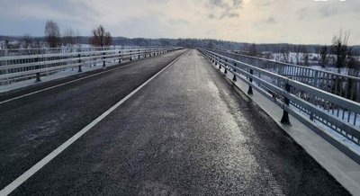 Відновлений після обстрілів: на Житомирщині відкрили рух мостом на автошляху міжнародного значення Відновлений після обстрілів: на Житомирщині відкрили рух мостом на автошляху міжнародного значення