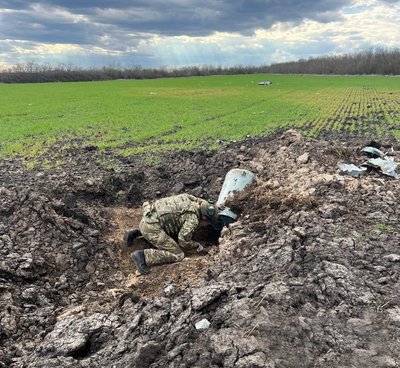 На Кіровоградщині знайшли бойові частини російської ракети На Кіровоградщині знайшли бойові частини російської ракети
