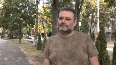 На Дніпропетровщині волонтерів судять за незаконне ввезення автівок для військових На Дніпропетровщині волонтерів судять за незаконне ввезення автівок для військових