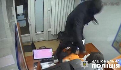 У Києві пограбували фінансову установу: грабіжника затримали протягом доби У Києві пограбували фінансову установу: грабіжника затримали протягом доби