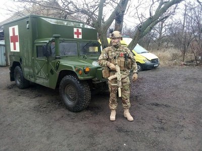 "Міняємо деталь і розказуємо, як було на війні": троє добровольців після звільнення ремонтують авто на Волині "Міняємо деталь і розказуємо, як було на війні": троє добровольців після звільнення ремонтують авто на Волині