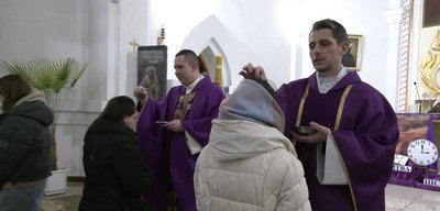 попільна середа, римо-католики, Великий піст, посипання попелом попільна середа, римо-католики, Великий піст, посипання попелом