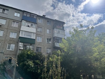“Взяла пляшки й почала гасити”: безпілотник армії РФ влучив у “хрущовку” у Сумах “Взяла пляшки й почала гасити”: безпілотник армії РФ влучив у “хрущовку” у Сумах
